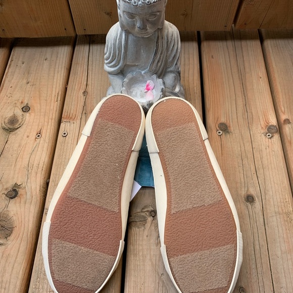 Old Navy SPARKLE Cushioned Shoes BNWT - Picture 3 of 9